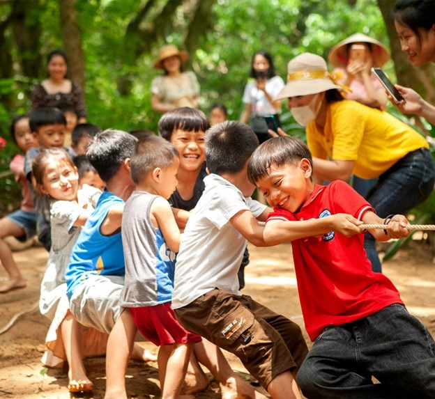 Một trong những hoạt động tại khu vui chơi trẻ em – công viên OZO